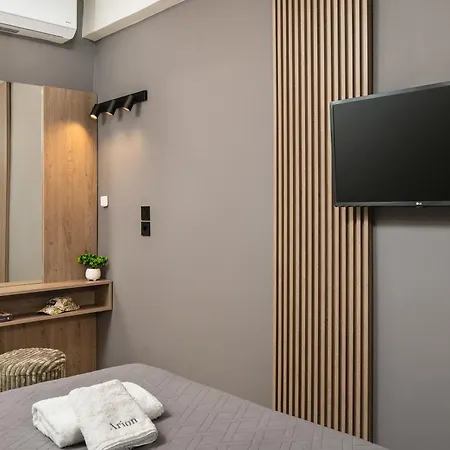 Daire Es Arion-luxury King Bed-sleeps 4-city Center