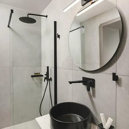 Es Arion-luxury King Bed-sleeps 4-city Center Daire